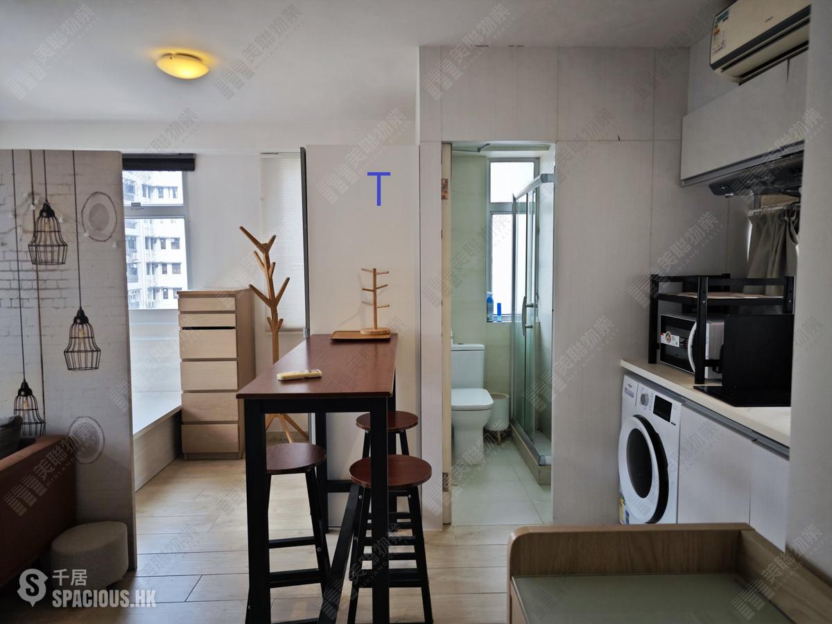 Sai Ying Pun - Fook Moon Building 01