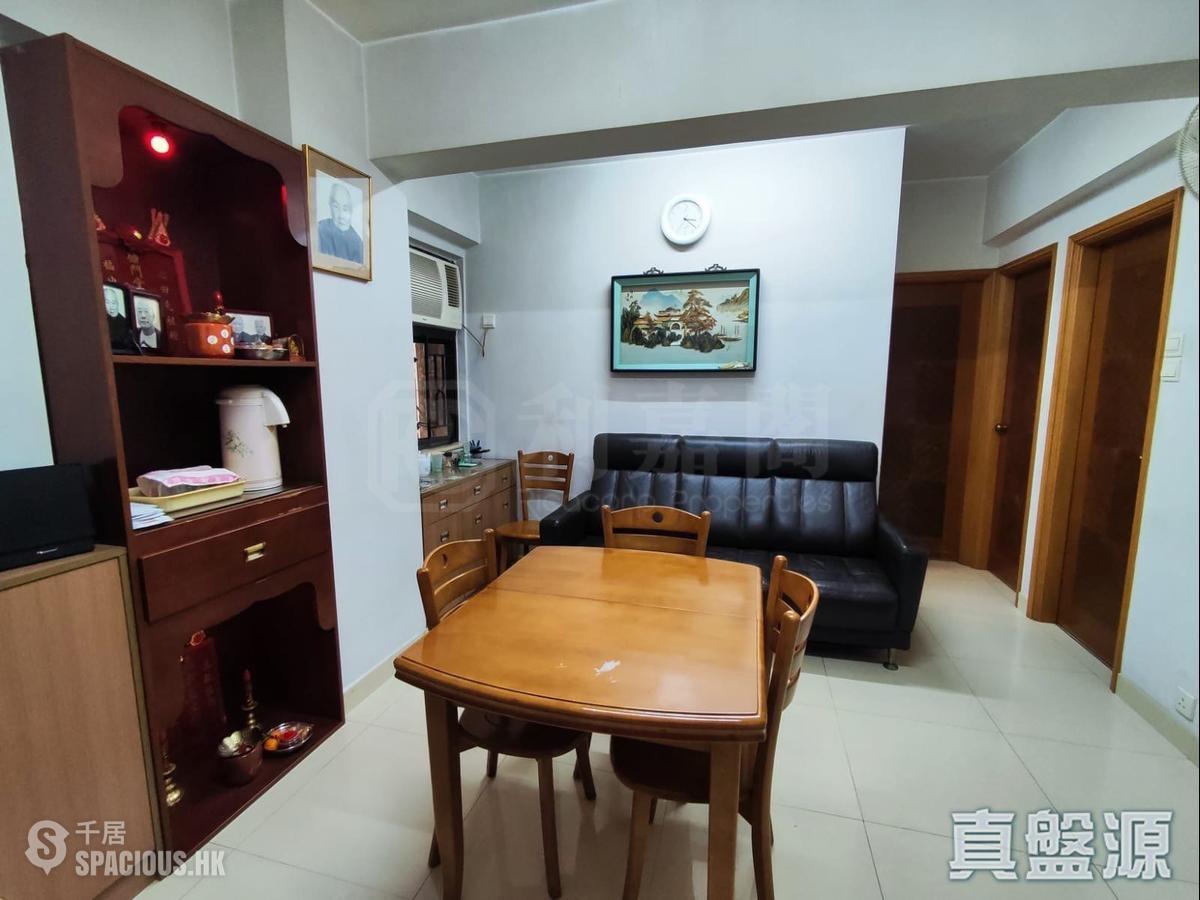 Sai Ying Pun - True Light Building 01