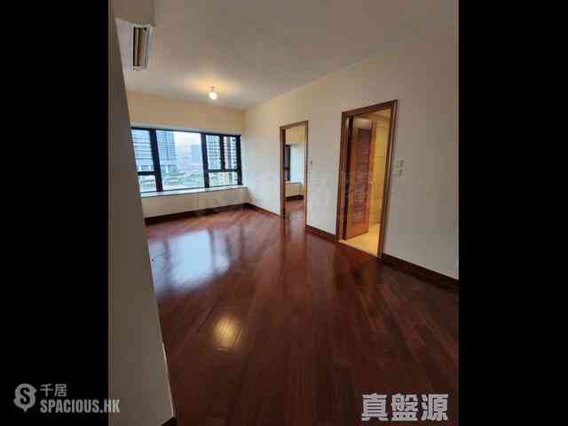 West Kowloon - The Arch Sun Tower (Block 1A) 02