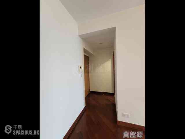West Kowloon - The Arch Sun Tower (Block 1A) 03