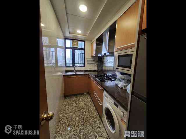West Kowloon - The Arch Sun Tower (Block 1A) 09