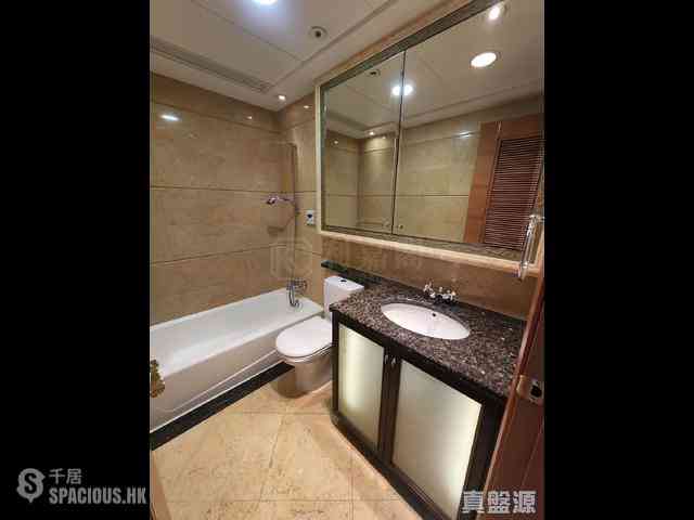 West Kowloon - The Arch Sun Tower (Block 1A) 11