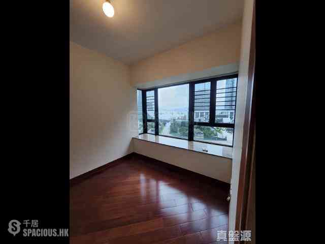 West Kowloon - The Arch Sun Tower (Block 1A) 01