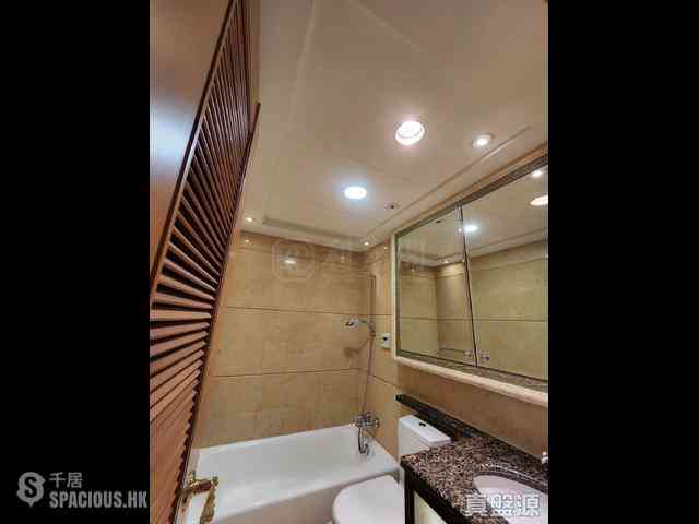 West Kowloon - The Arch Sun Tower (Block 1A) 13