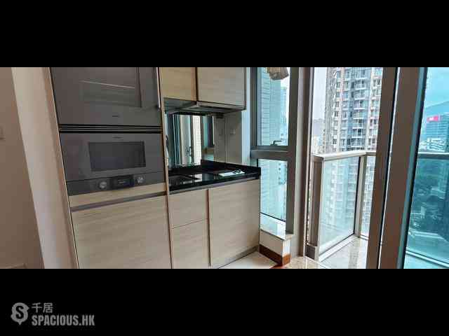 Wan Chai - The Avenue 08