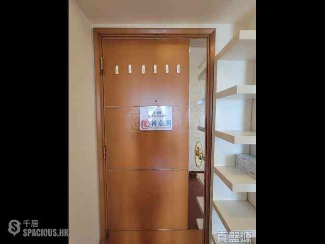 West Kowloon - The Arch Moon Tower (Block 2A) 17