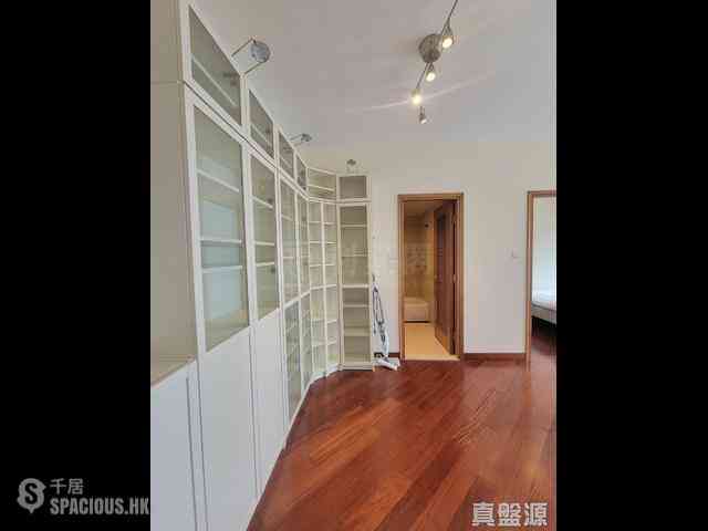 West Kowloon - The Arch Moon Tower (Block 2A) 06