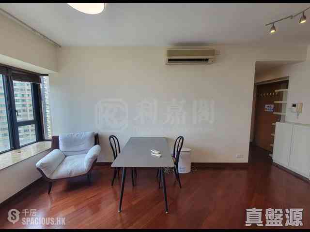 West Kowloon - The Arch Moon Tower (Block 2A) 03