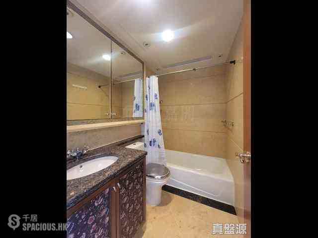 West Kowloon - The Arch Moon Tower (Block 2A) 18