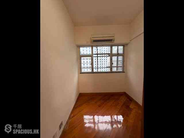 Wan Chai - Tonnochy Towers Block B 05