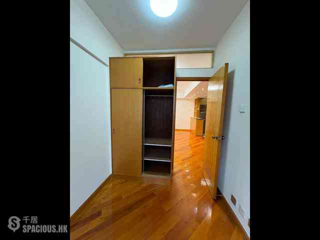 Wan Chai - Tonnochy Towers Block B 06