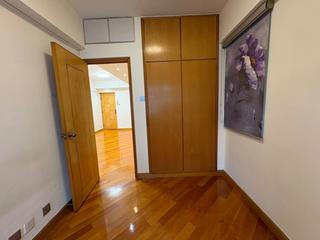 Wan Chai - Tonnochy Towers Block B 07