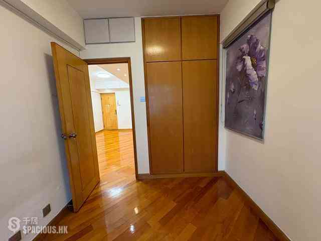 Wan Chai - Tonnochy Towers Block B 07