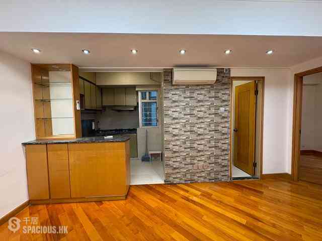 Wan Chai - Tonnochy Towers Block B 04