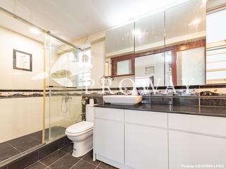 Ap Lei Chau - South Horizons Phase 3 Mei Chun Court (Block 21) 06