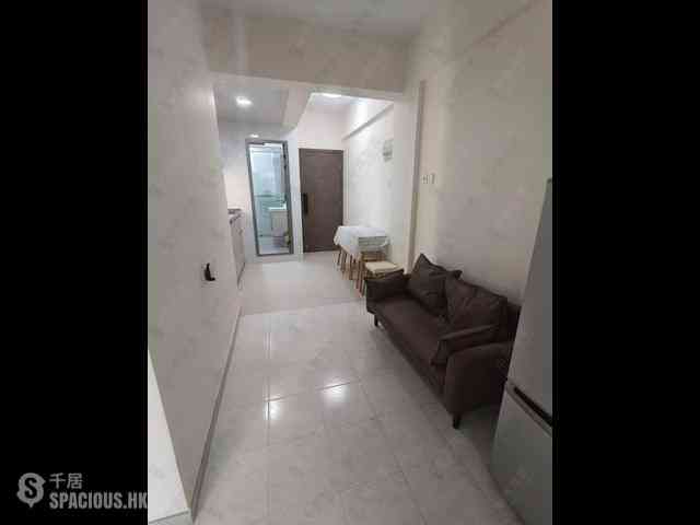 Sai Ying Pun - Tung Lee Building 01