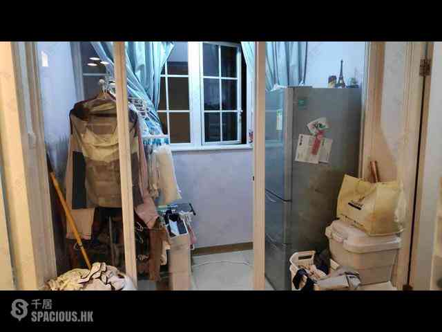 Sai Ying Pun - Tak Tung House 07