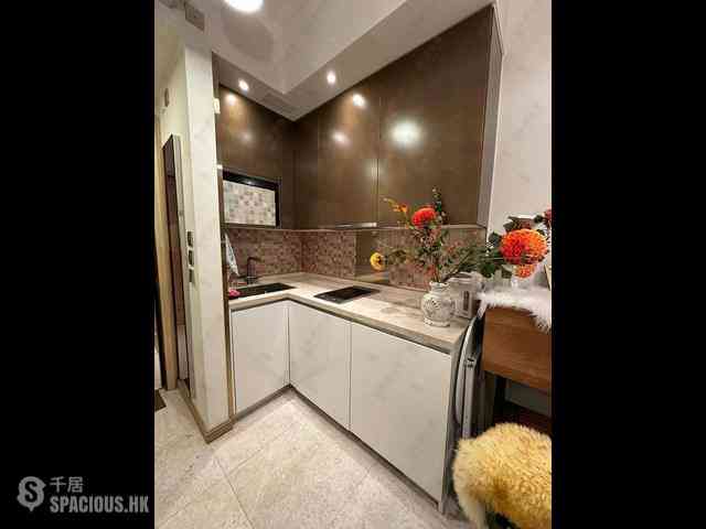 Sai Ying Pun - 63, Pokfulam Emerald House (Tower 2) 05