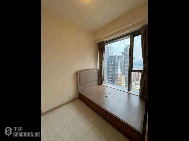 Sai Ying Pun - King's Hill 03