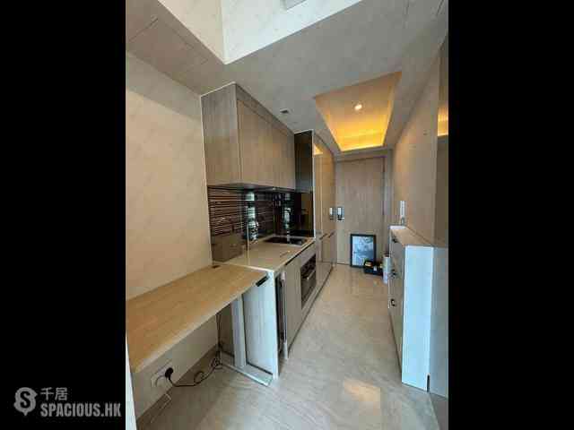 Sai Ying Pun - King's Hill 05
