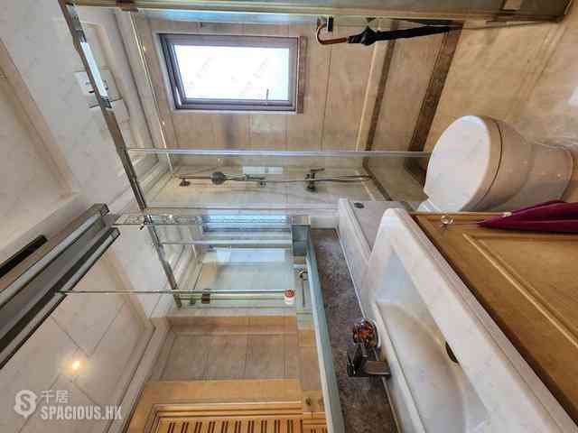 Sai Ying Pun - 63, Pokfulam Emerald House (Tower 2) 01