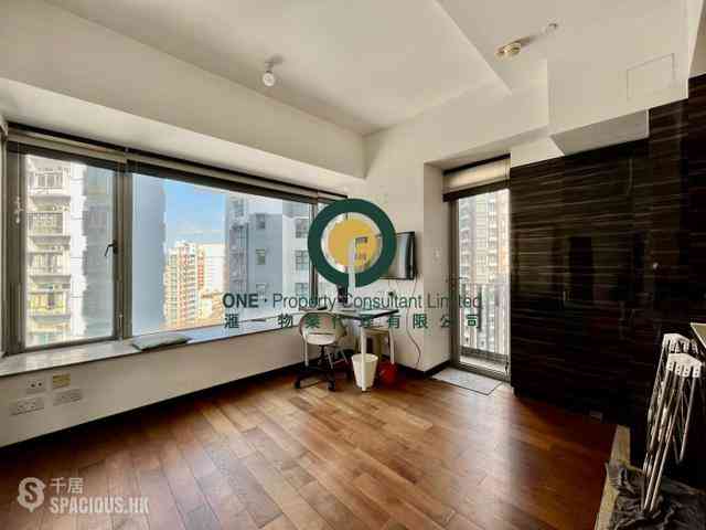 Shek Tong Tsui - Eivissa Crest 03