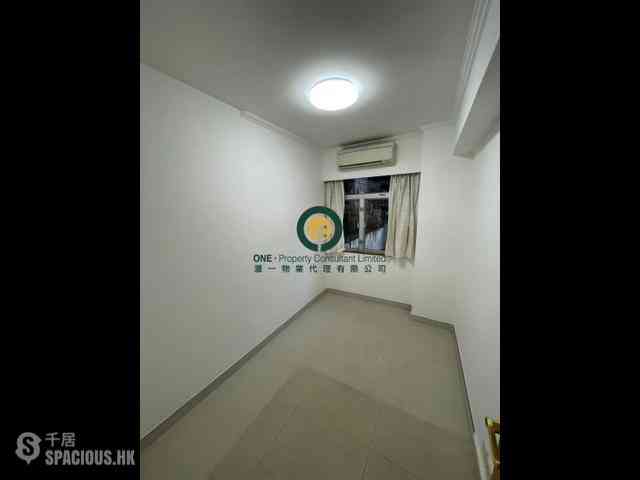 Mid Levels Central - On Fung Building 04