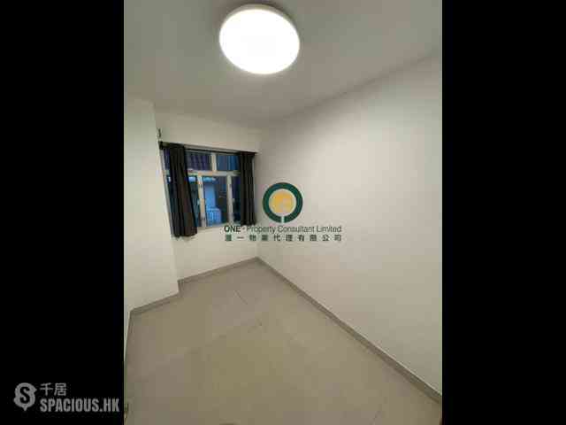 Mid Levels Central - On Fung Building 05