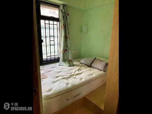 Shek Tong Tsui - Charmview Court 04