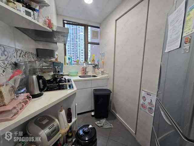 Shek Tong Tsui - The Belcher's Phase 2 Block 8 09