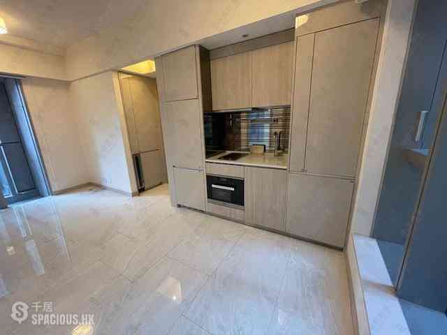 Sai Ying Pun - King's Hill 01