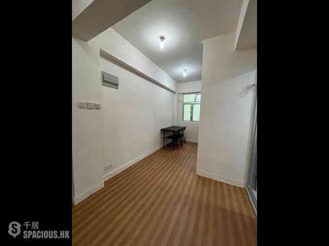 Sai Ying Pun - 256-258, Queen's Road West 04