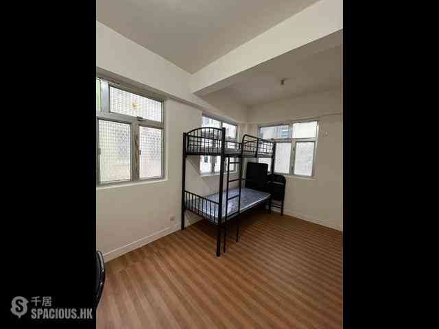 Sai Ying Pun - 256-258, Queen's Road West 01