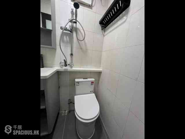 Sai Ying Pun - 246, Queen's Road West 04