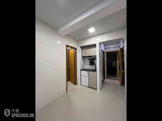 Sai Ying Pun - 246, Queen's Road West 03