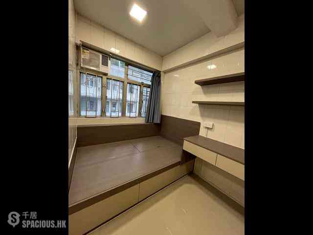 Sai Ying Pun - 246, Queen's Road West 02