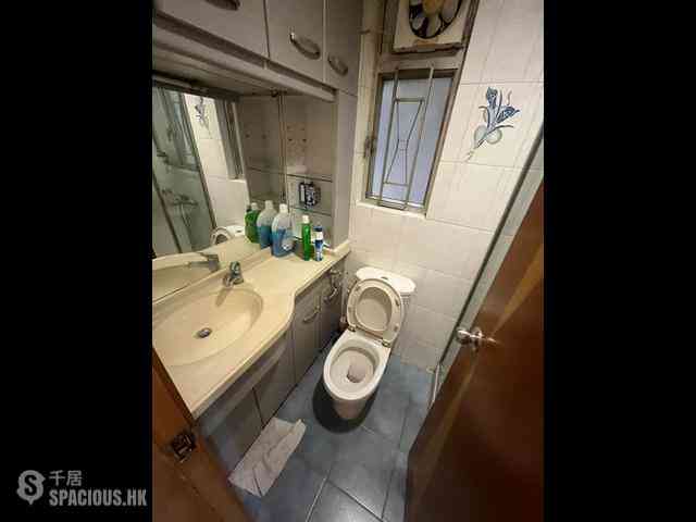Sai Ying Pun - Lee Wah Mansion 05