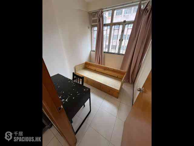 Sai Ying Pun - Lee Wah Mansion 07