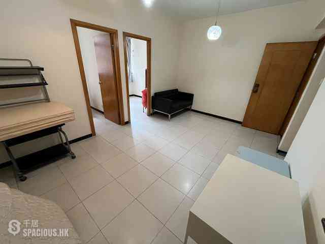 Sai Ying Pun - Lee Wah Mansion 01