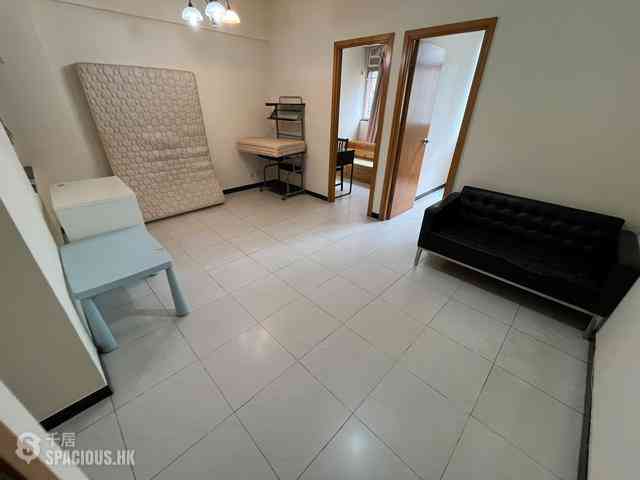 Sai Ying Pun - Lee Wah Mansion 02