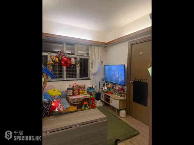 Sai Ying Pun - Hing Wah House 05
