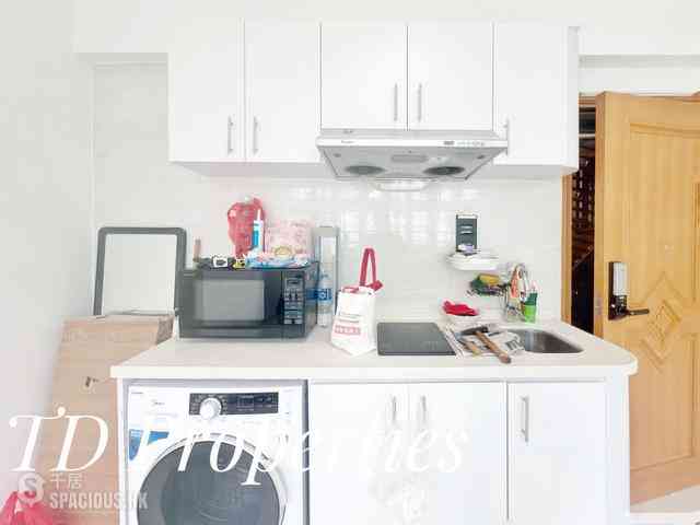 Causeway Bay - Lai Yuen Apartments 05
