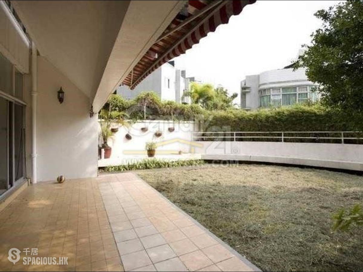 Pok Fu Lam - Bisney Villas 01