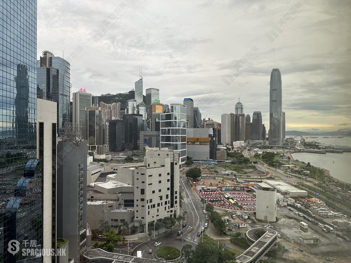 Wan Chai - Convention Plaza Apartments 01
