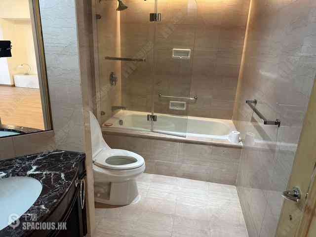 Wan Chai - Convention Plaza Apartments 08