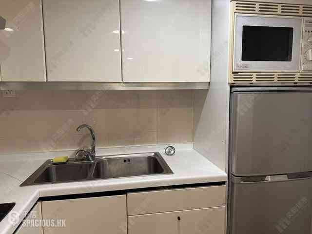 Wan Chai - Convention Plaza Apartments 09