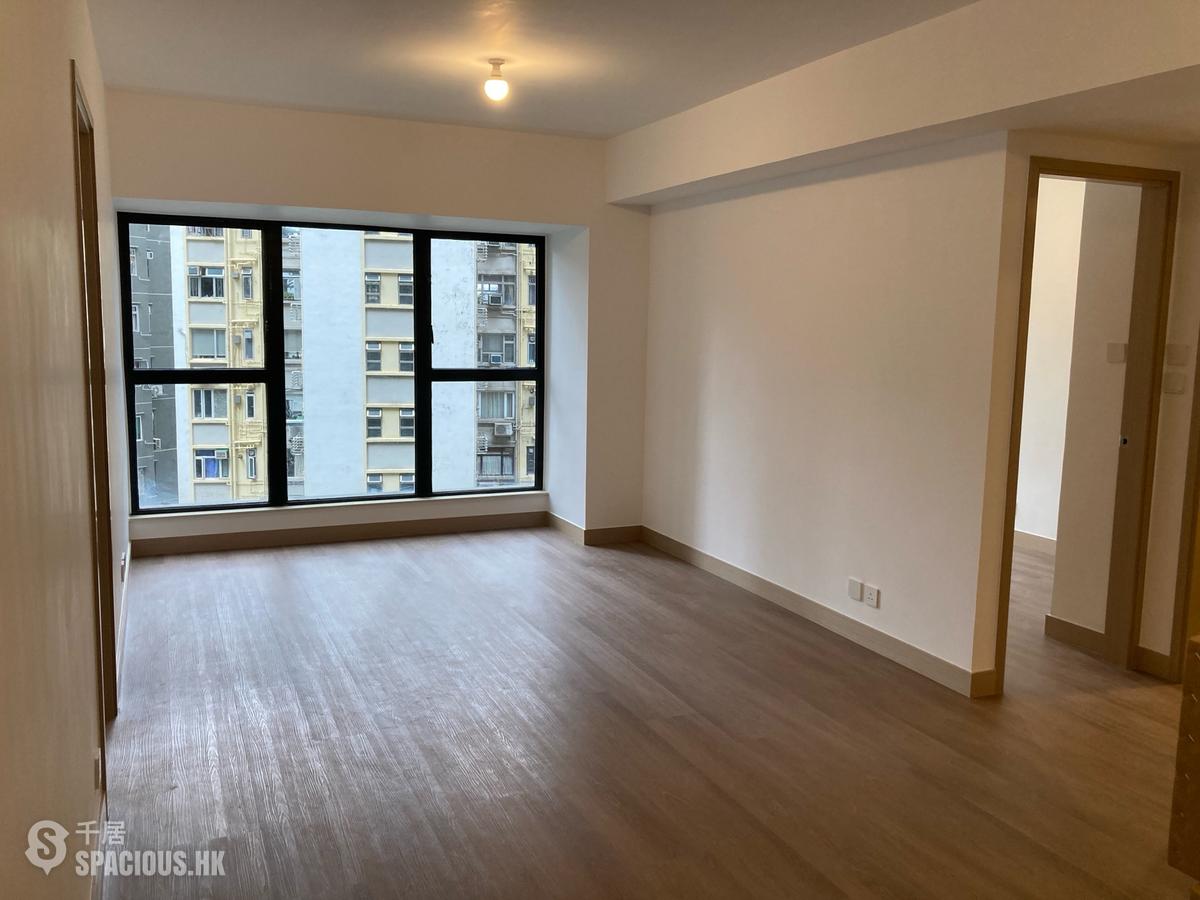 Mid Levels Central - 62B, Robinson Road 01