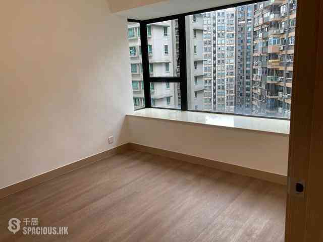 Mid Levels Central - 62B, Robinson Road 04