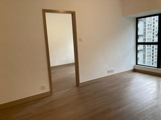Mid Levels Central - 62B, Robinson Road 06