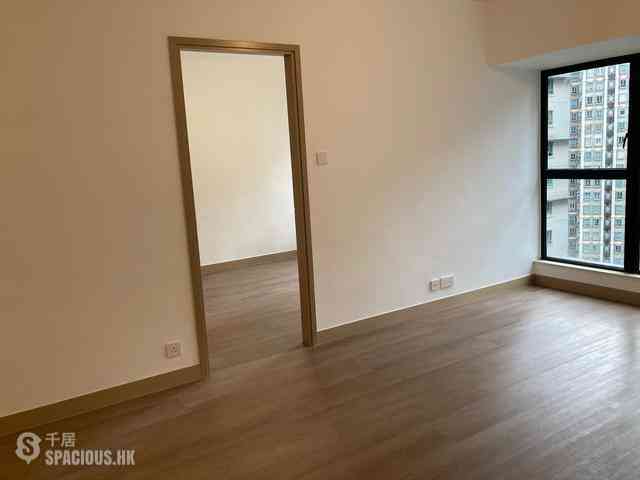 Mid Levels Central - 62B, Robinson Road 06